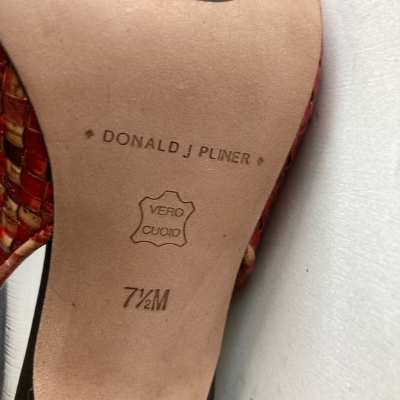 Donald J Pliner Red Burgundy Weaving Leather Point Toe Classic Heels size 7.5 - Picture 10 of 15